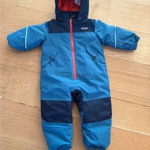 Patagonia Teal and Navy Snowsuit with Red Zipper
